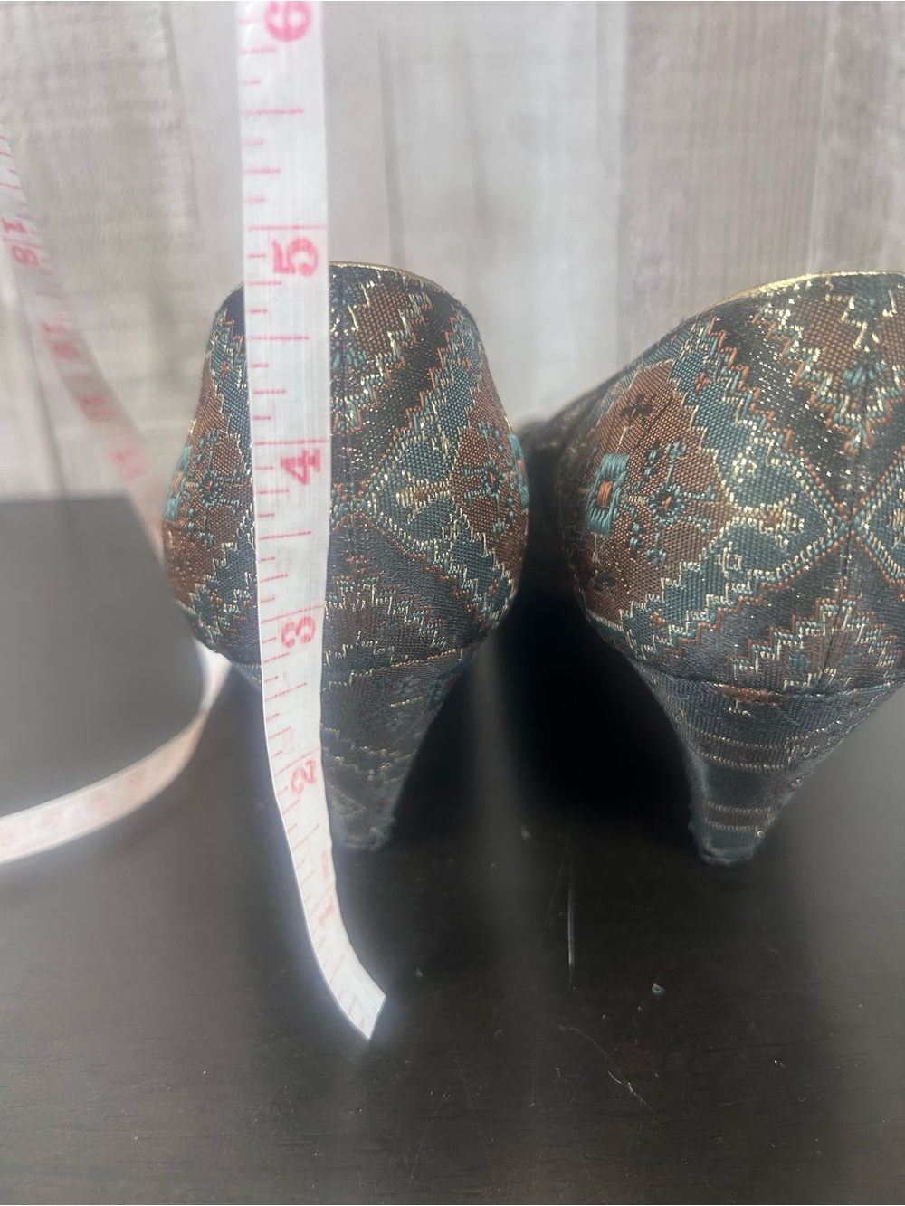 Vintage Roberto Capucci Italy Tapestry Jacquard Kitten Heel Pumps 10.5 AA w/ Box - Picture 10 of 11
